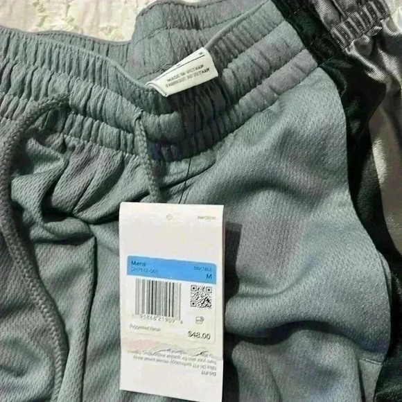 Nike Men's Dri-Fit Elite Basketball Shorts. Size medium - Picture 9 of 10